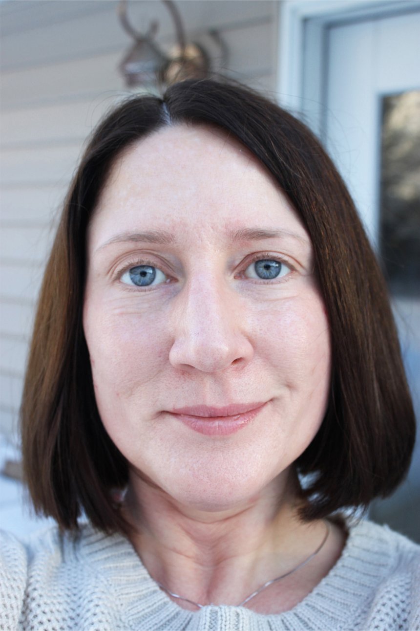 Real women case Holly no makeup Cool Summer.